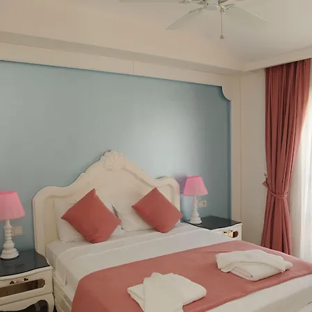 蒙特贝罗豪华酒店 酒店