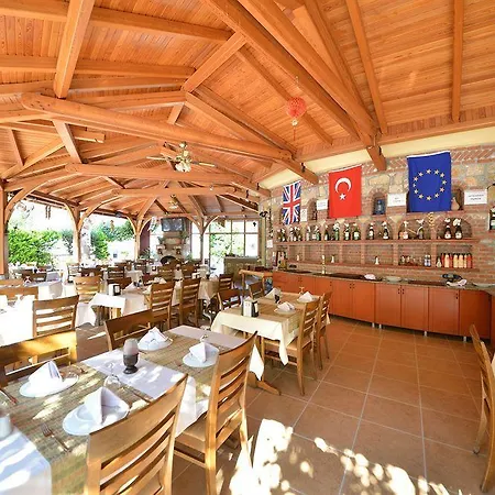 蒙特贝罗豪华酒店 酒店 3*