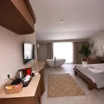 Hotel Montebello Deluxe 3*