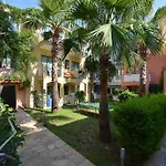 Montebello Deluxe Hotel 3*