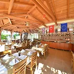 Montebello Deluxe Hotel 3*