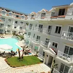 Montebello Deluxe Hotel