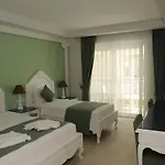 Montebello Deluxe Hotel
