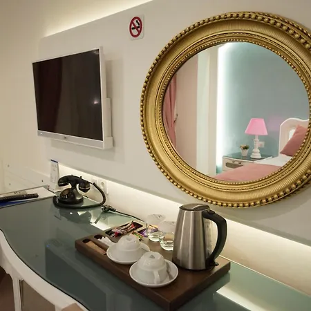 Montebello Deluxe فندق 3*