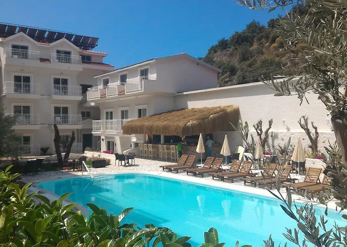 蒙特贝罗豪华酒店 酒店