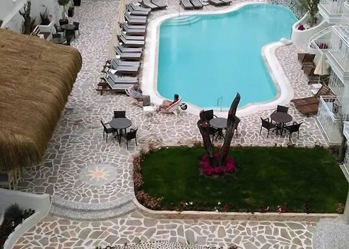 蒙特贝罗豪华酒店 3*