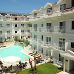 Montebello Deluxe Hotel