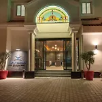 Hotel Montebello Deluxe 3*