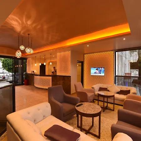 Montebello Deluxe אולודניץ