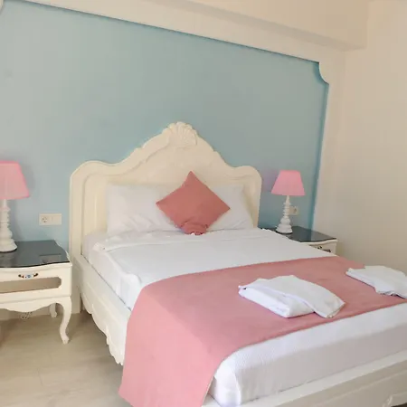 Montebello Deluxe Ολουντενίζ