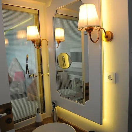 Montebello Deluxe 3* אולודניץ