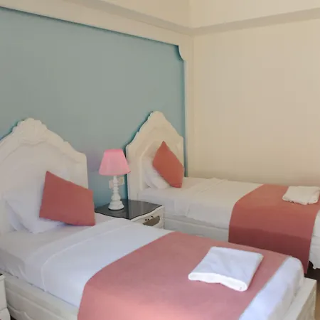 Hotel Montebello Deluxe