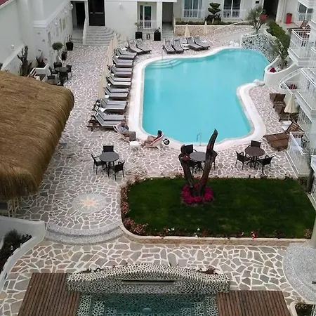 Montebello Deluxe 3*