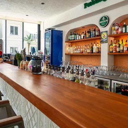 Montebello Deluxe 3* 올루데니스