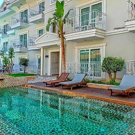 Hotel Montebello Deluxe 3*