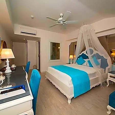 Hotel Montebello Deluxe