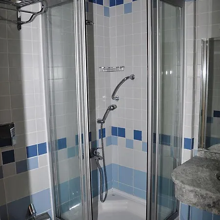 Montebello Deluxe 3* אולודניץ