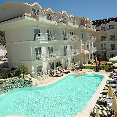 מלון Montebello Deluxe 3*