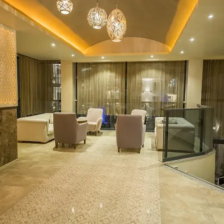 Отель Montebello Deluxe