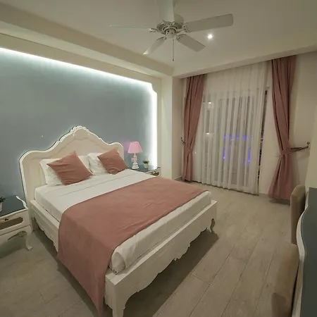 Montebello Deluxe Ολουντενίζ