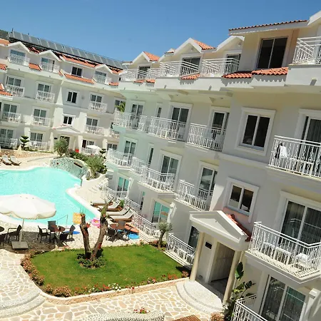 Montebello Deluxe מלון