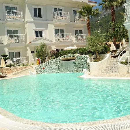 מלון Montebello Deluxe 3*