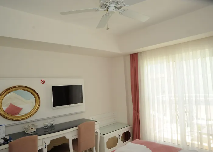 Montebello Deluxe ホテル オルデニズ