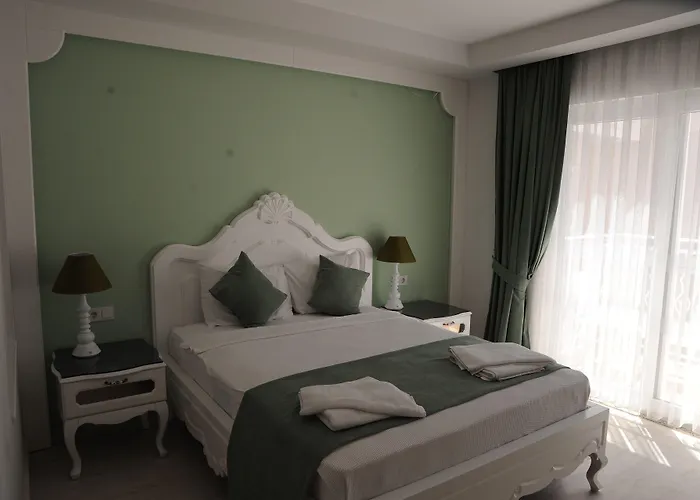 ホテル Montebello Deluxe