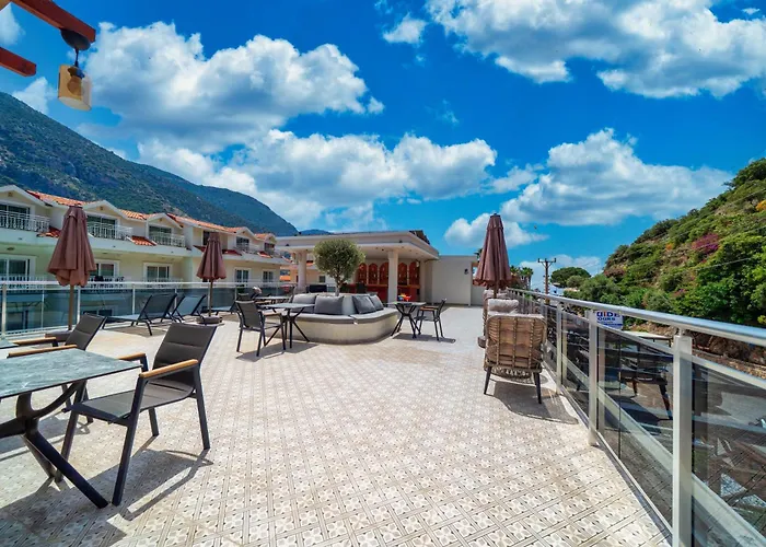 ホテル Montebello Deluxe 3*