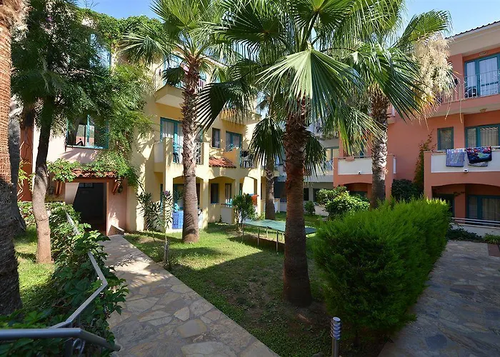 Montebello Deluxe ホテル 3*