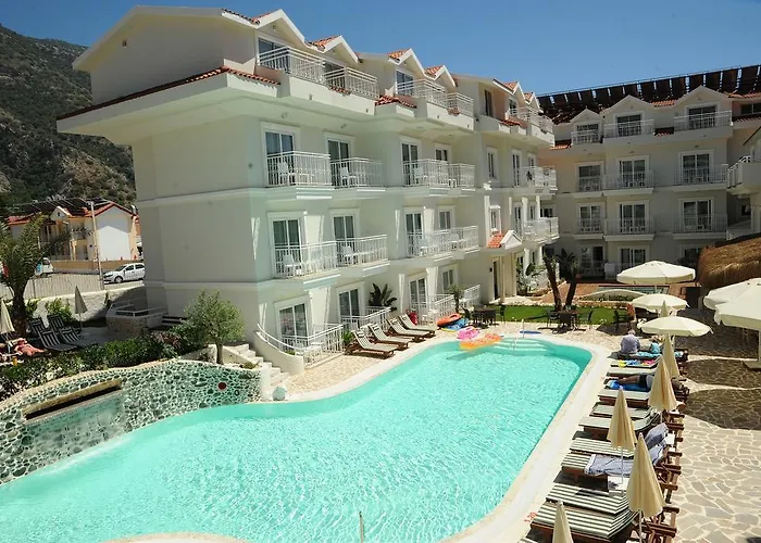 ホテル Montebello Deluxe 3*