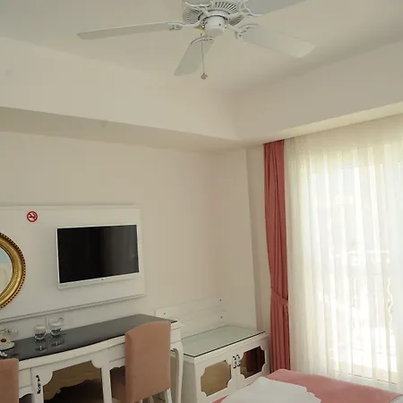 Montebello Deluxe ホテル オルデニズ