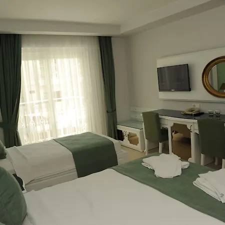 Montebello Deluxe 3* オルデニズ